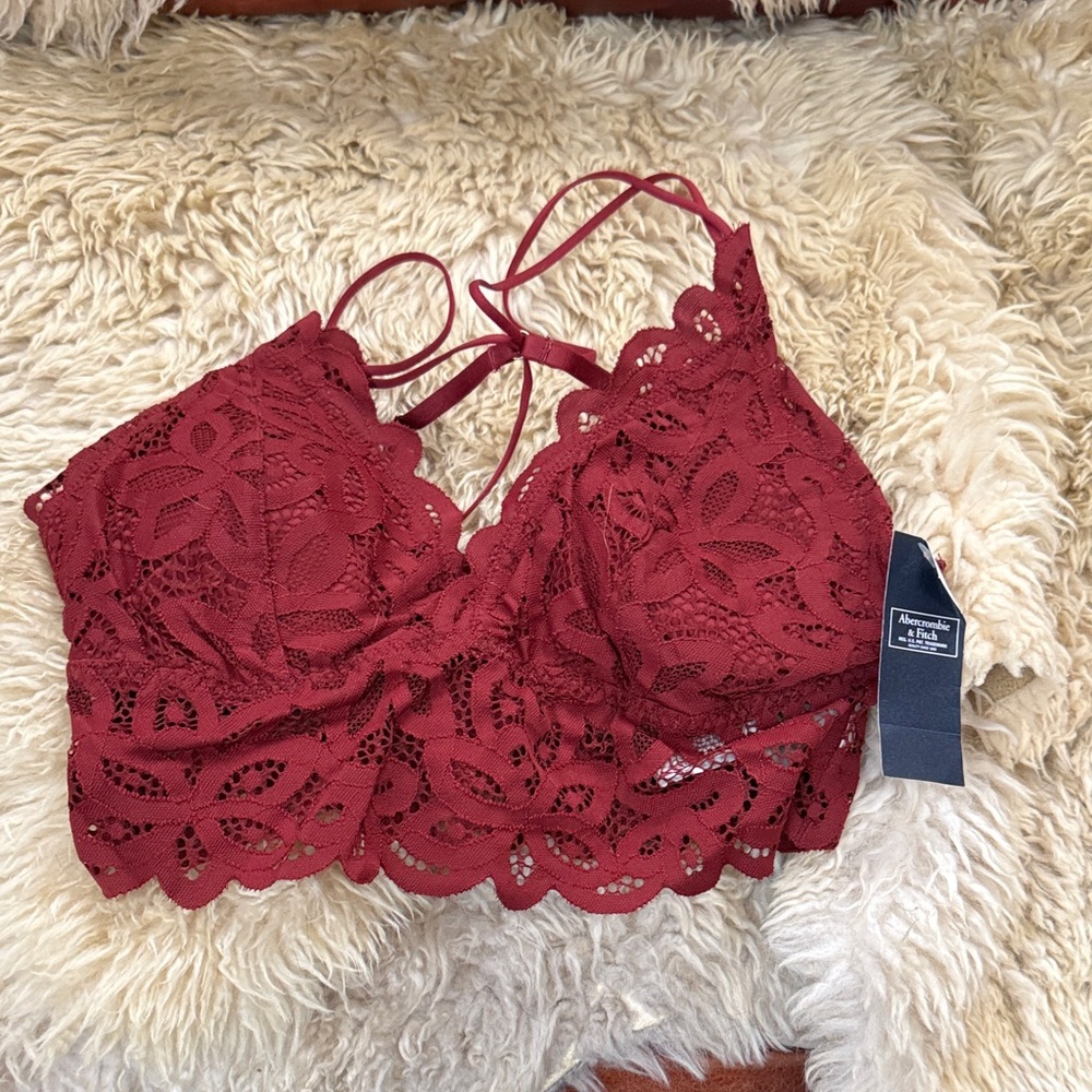 🆕 Abercrombie & Fitch Red Lace Bralette 🆕